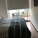 16 Metros ,Costado Clinica Las Condes , Hasta 5 Personas